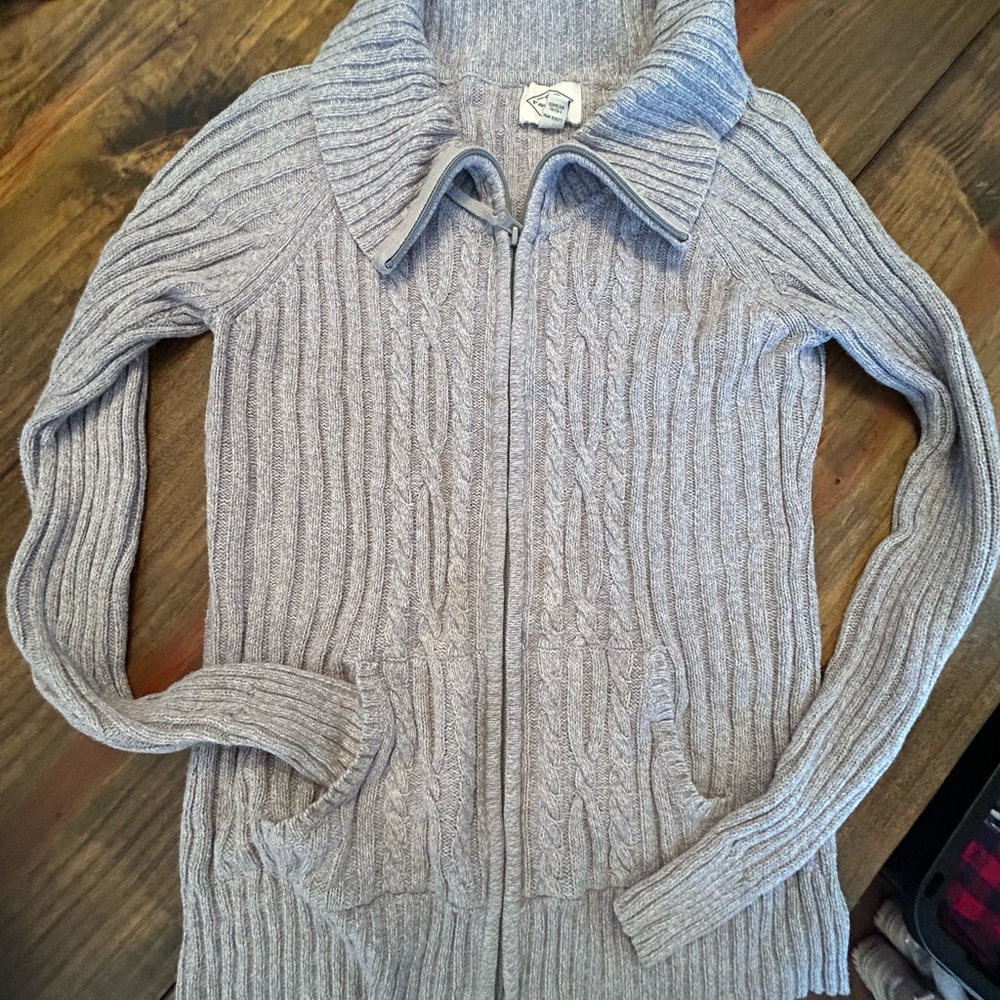 ✨St. John's Bay Light Gray Cable Knit Zip Up